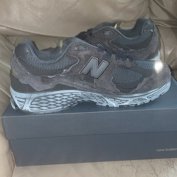 Never worn New Balance 2002R phantom black Size 9 - Picture 2 of 4